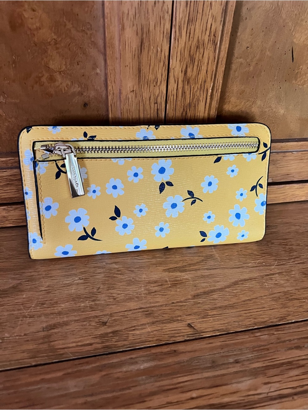 kate spade yellow daisy wallet - Picture 3 of 9